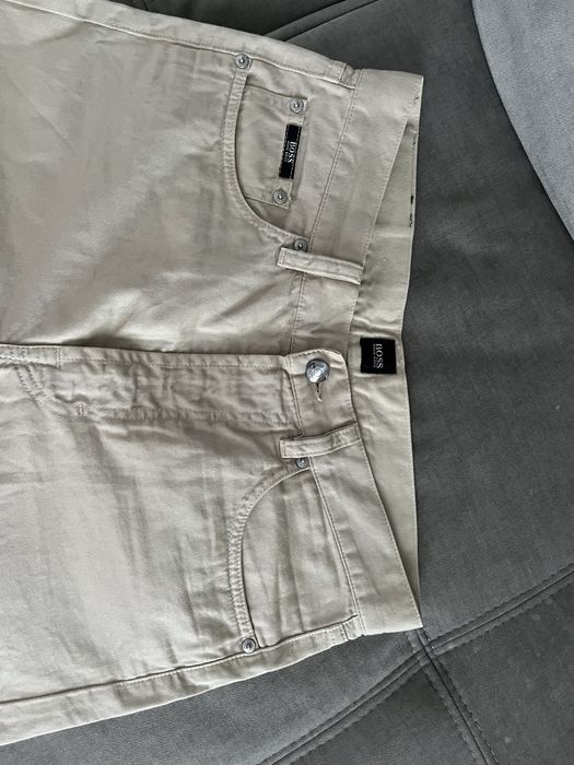 Pantaloni Hugo Boss marimea 32