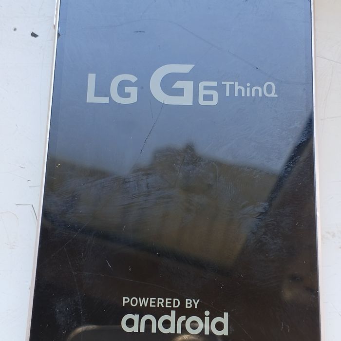 Продается телефон Lg нормальном состаяния