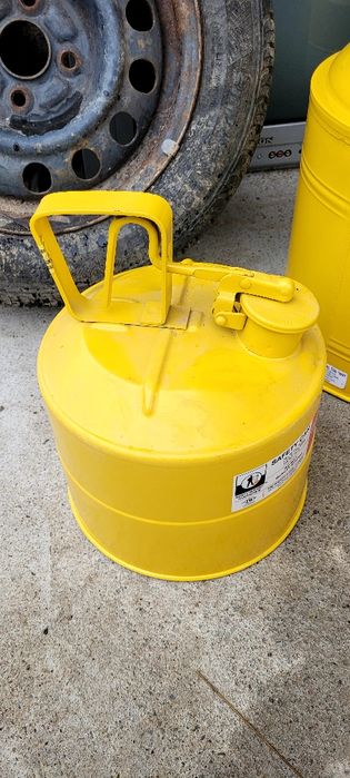 Canistră combustibil