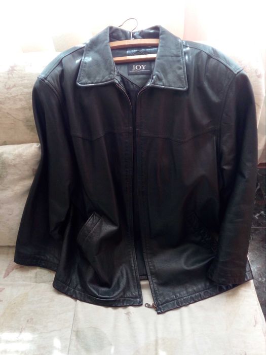 кожено право яке черен цвят