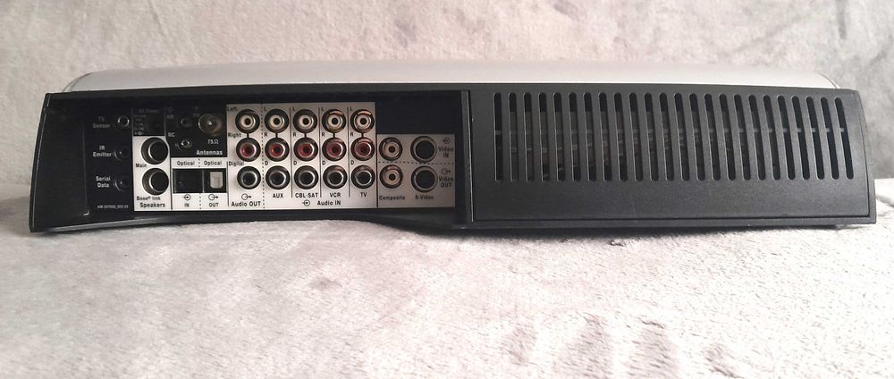 BOSE Media Center Lifestyle AV18