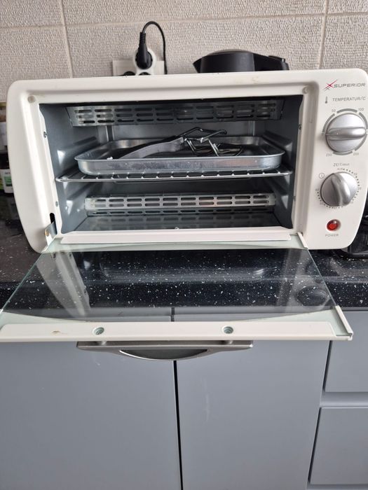Mini cuptor electric portabil