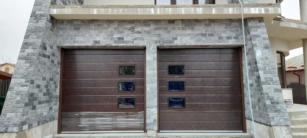 Usa sectionala izolata XPT DOORS pret incepand de la 591 euro