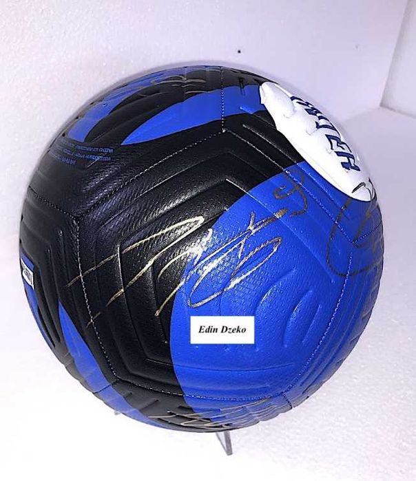 Minge semnata de Inter - Lautaro Martinez Nicollo Barella