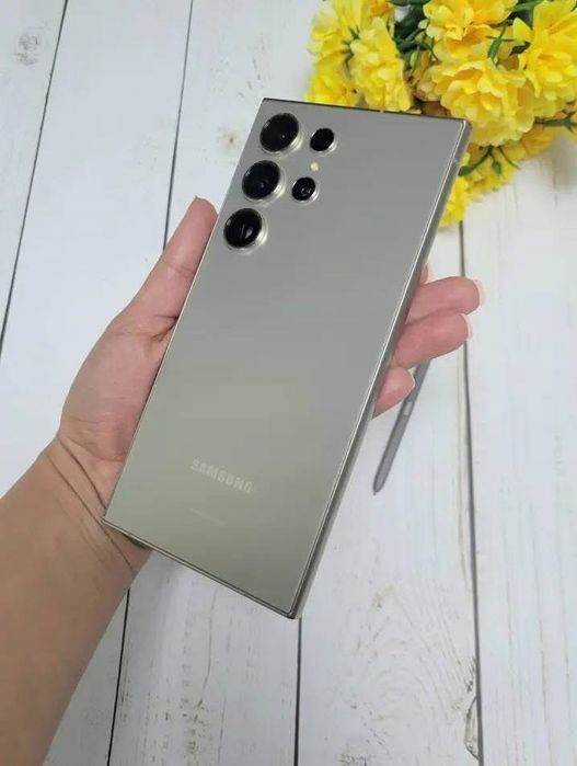 Samsung S24 ULTRA ca NOU de 256 GB cu Garantie