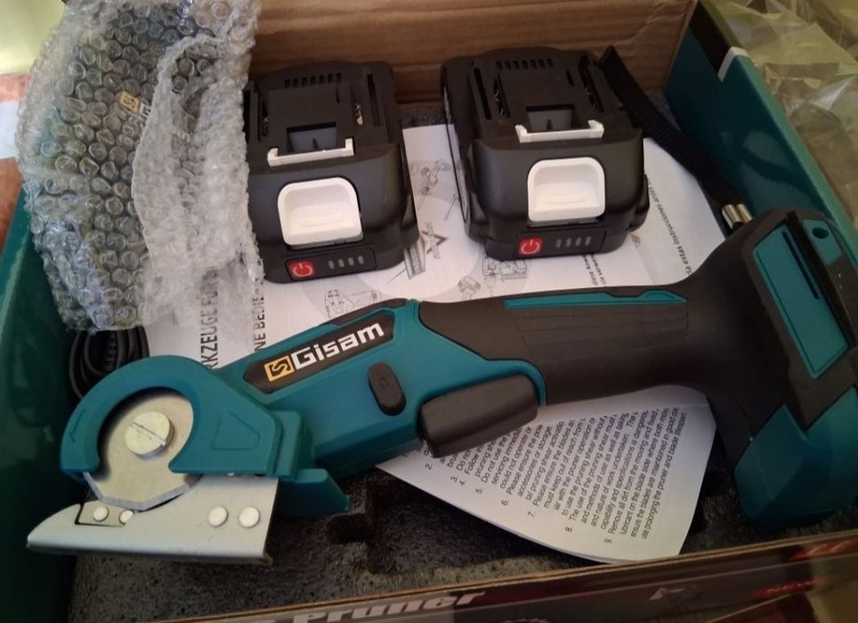 Aparat pt tăiat piele.carton.linoleu.etc