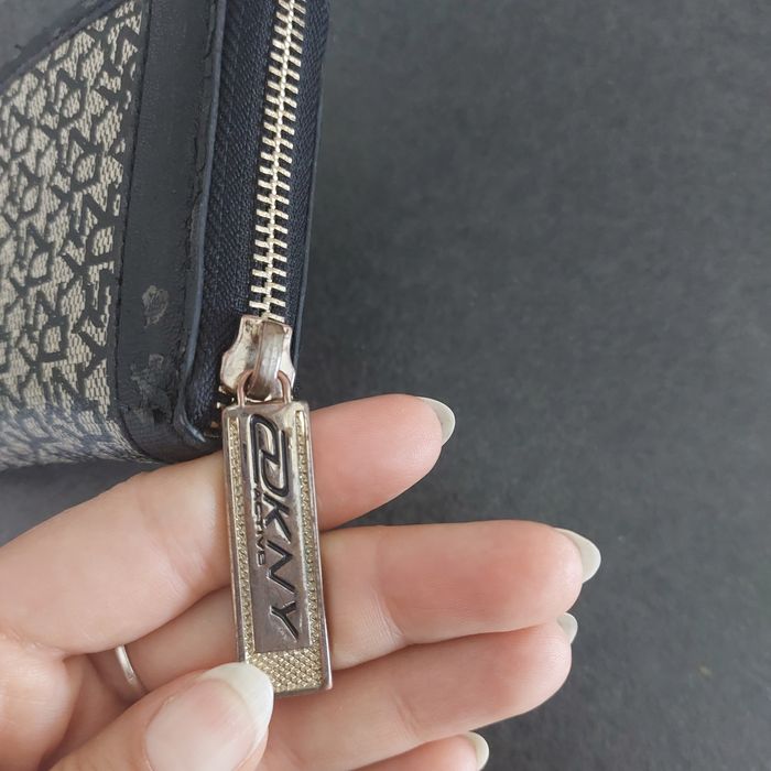 Оригинално портмоне DKNY