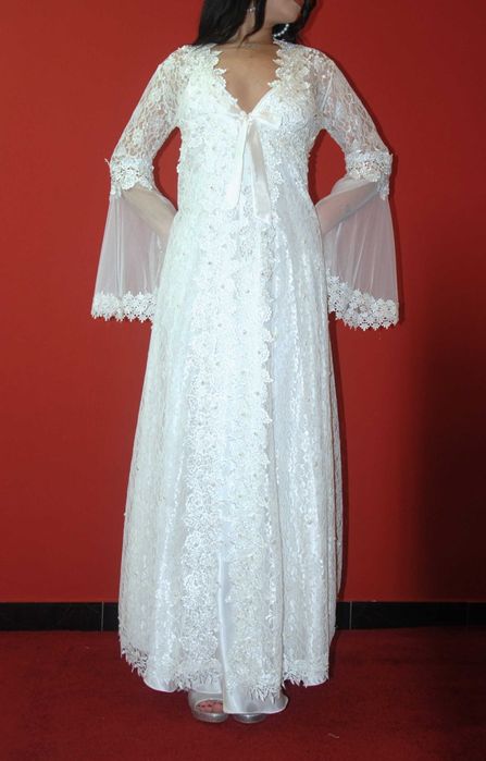 Rochie albă dantelă și satin din doua piese