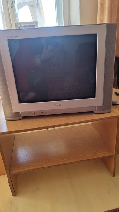Продам б/у телевизор LG. Цена 25 000 тенге.
Телефон для справок 8 707