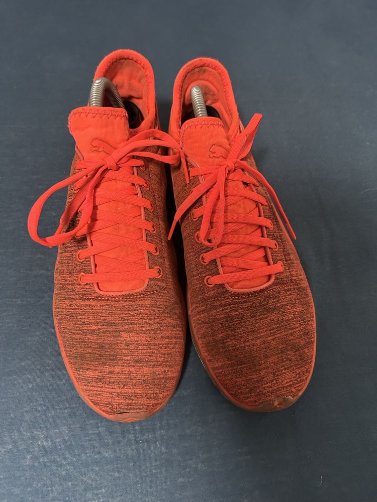 Adidași Puma roșii