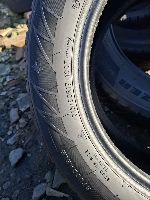 Vand 2 anvelope 215 60 17 de iarna nu au defecte