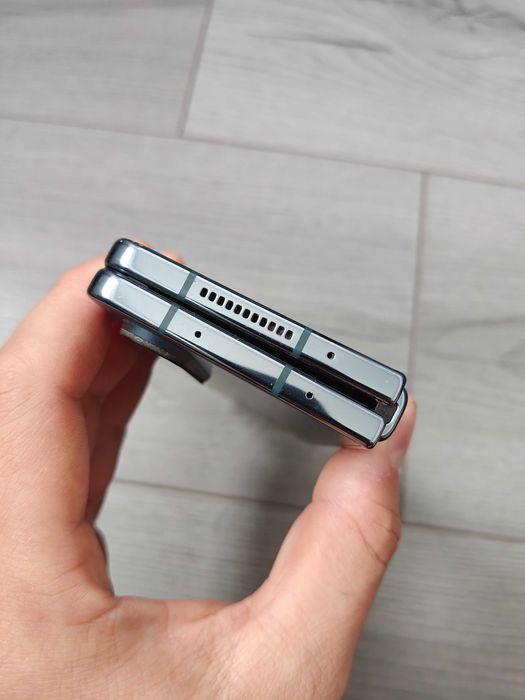Samsung Galaxy Z Fold 4 pentru piese