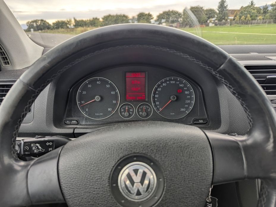 Volkswagen Golf V 1.6 MPI
