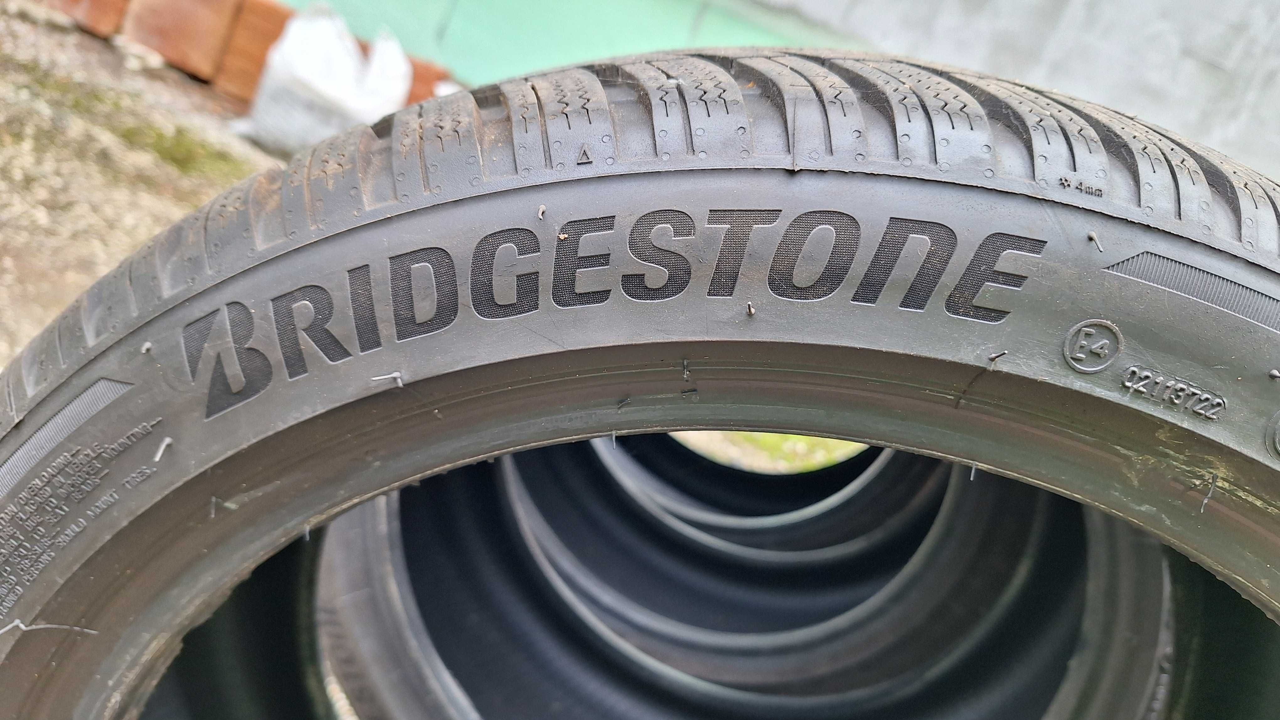 Продавам 4 бр. M+S Гуми Bridgestone Blizzak с размер 245/40/18