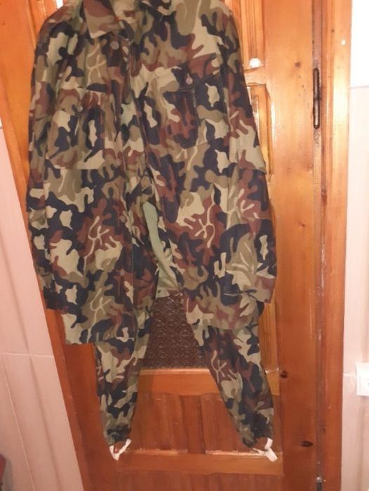 Costum camuflaj mozaic neimblanit si imblanit