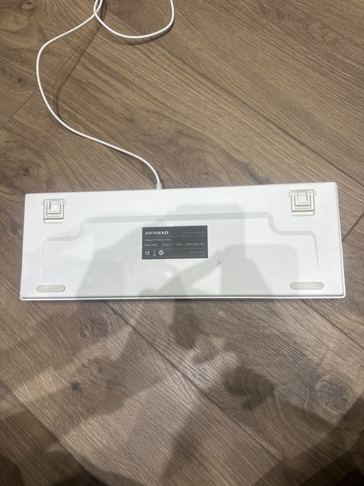 Механическая клавиатура Zifriend KA981 с обновлёнными чёрными свитчами