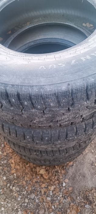 Комплект зимних шин 265/70/16 Ikon Tyres (Nokian) Nordman 7 SUV