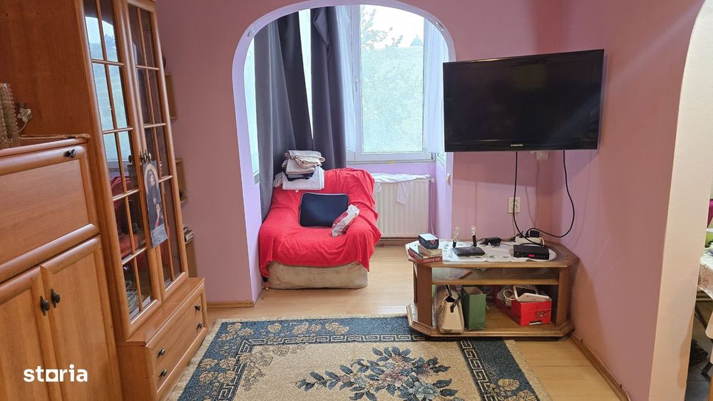 Vand apartament 3 camere semidecomandat in Deva, Micro 15, etaj 3,