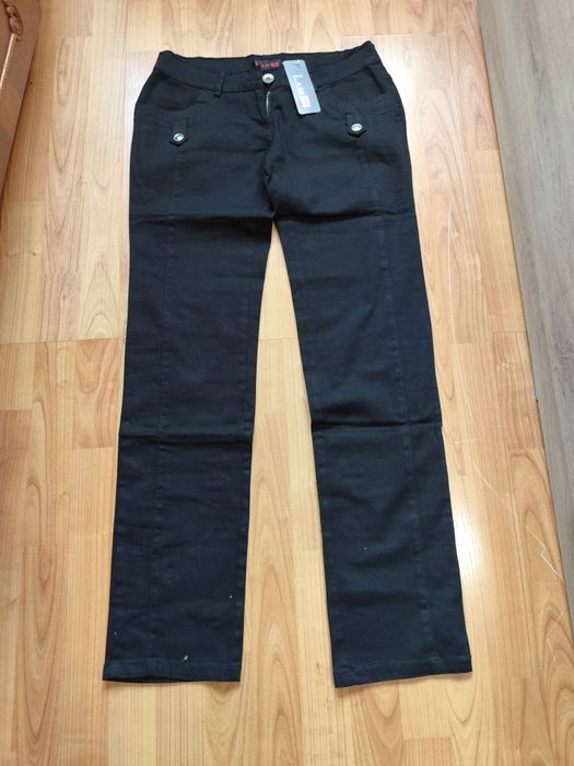 Pantaloni dama noi