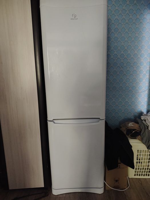 Холодильник бу

---

Продам холодильник, т