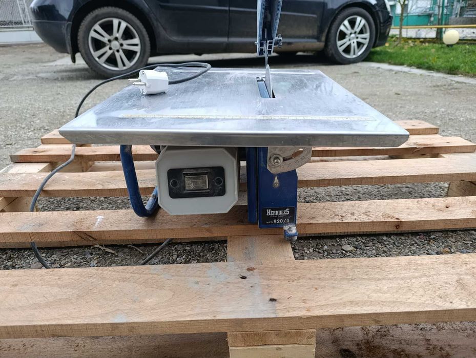 Vand masina de taiat piatra, gresie, faianta (250 lei bucata)