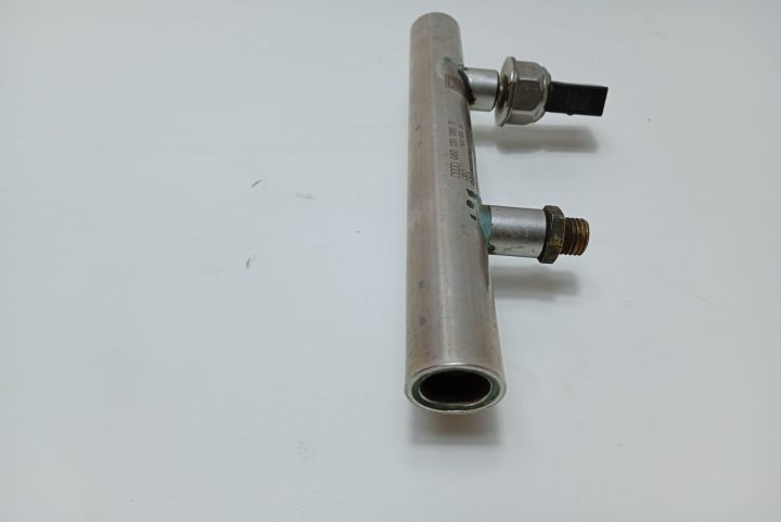 Rampa Injectoare 3.2 fsi 06E130089B Volkswagen VW Touareg generatia 1