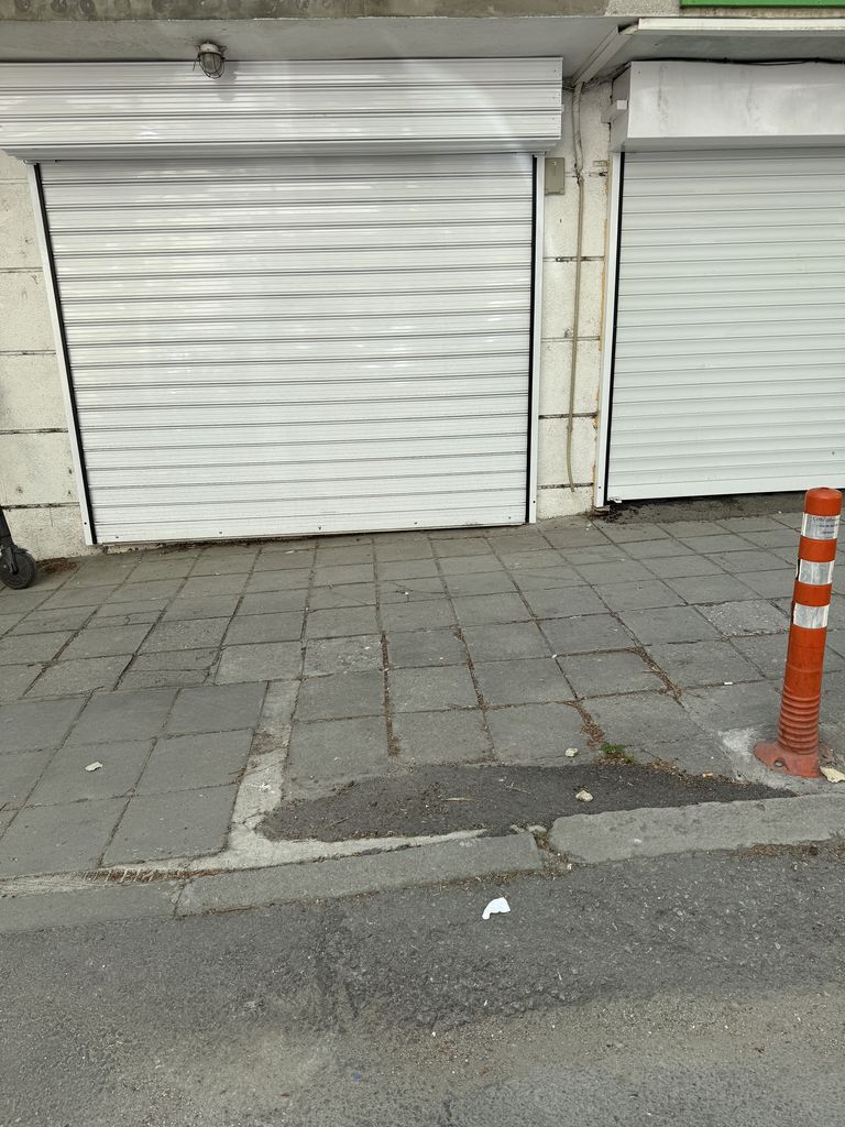 Дава се под наем Гараж / Паркомясто в Варна, Център - 15 кв.м за 127.5 € - Снимка #2
