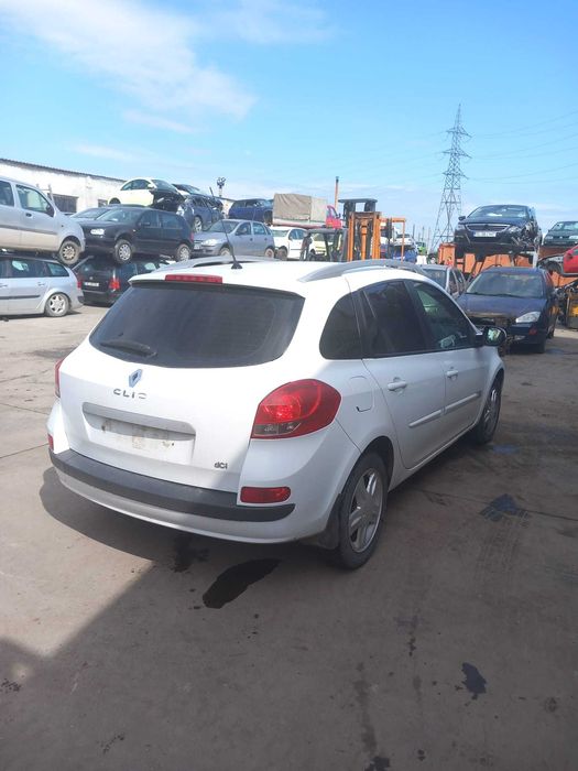 Renault clio 3  Break  an 2012 Dezmembrez/Dezmembram