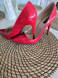 Pantofi de lac rosii