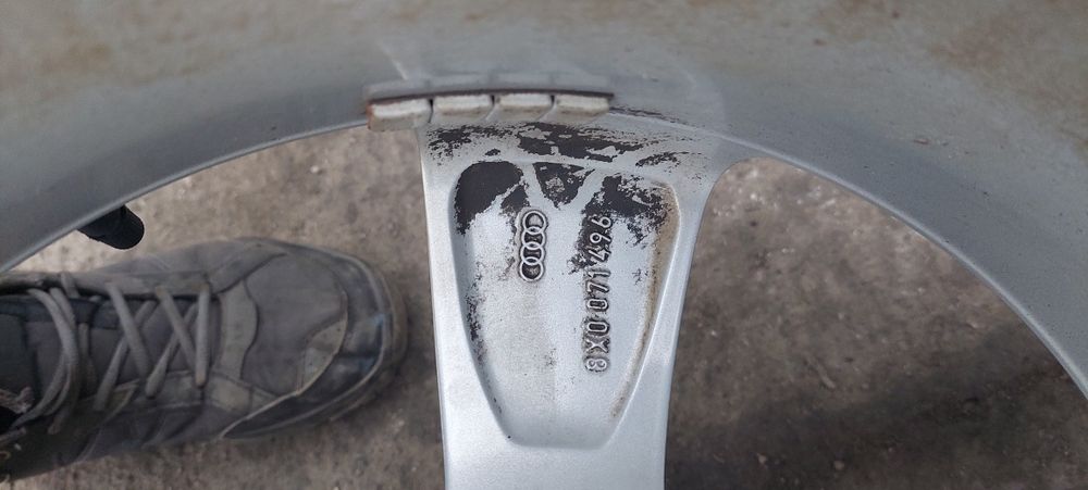 Jenti ww golf 4   , se vând numai jentile fără anvelope  !