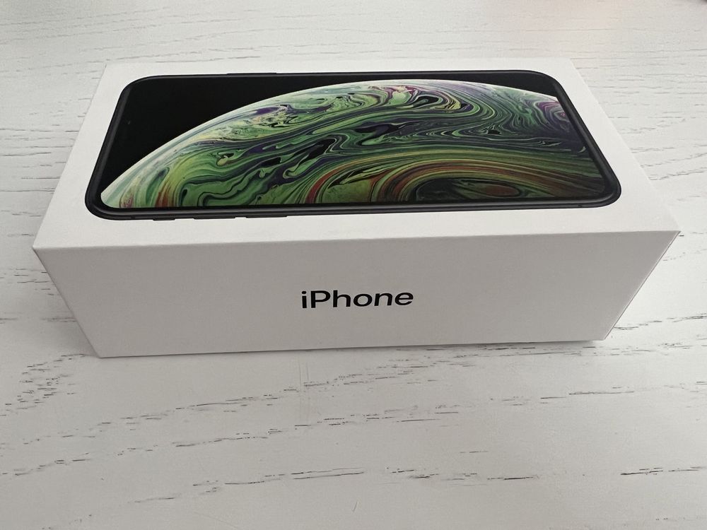 iPhone XS 64 GB (чёрный)