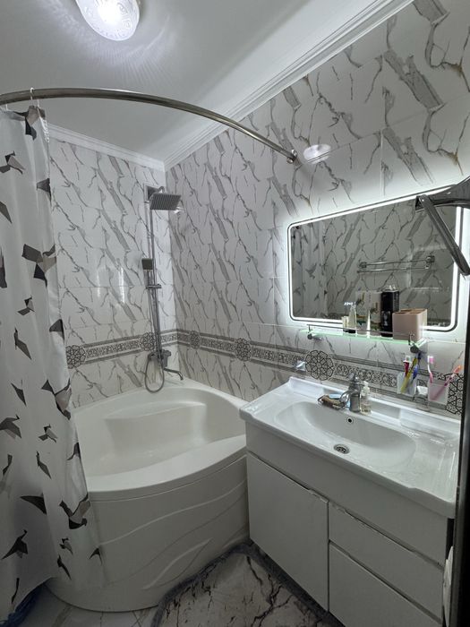 продается 3~х комнатная квартира,