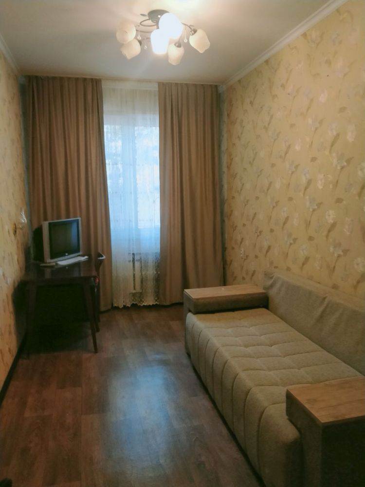 Метро Чиланзар 16кв-л 2/1/4 ПРОДАЕТСЯ СВОЯ СРОЧНО