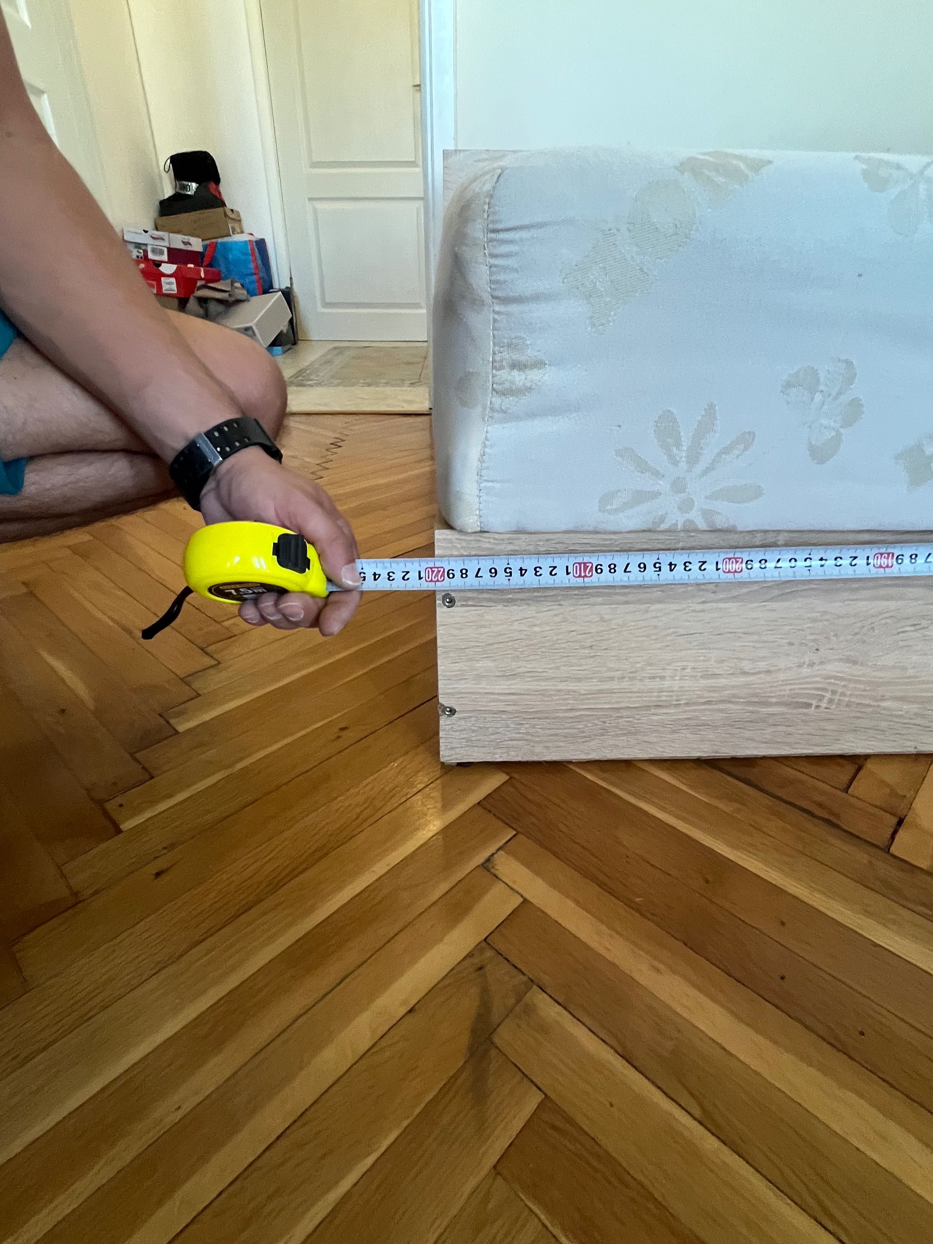 Приста с ракла и повдигащ механизъм