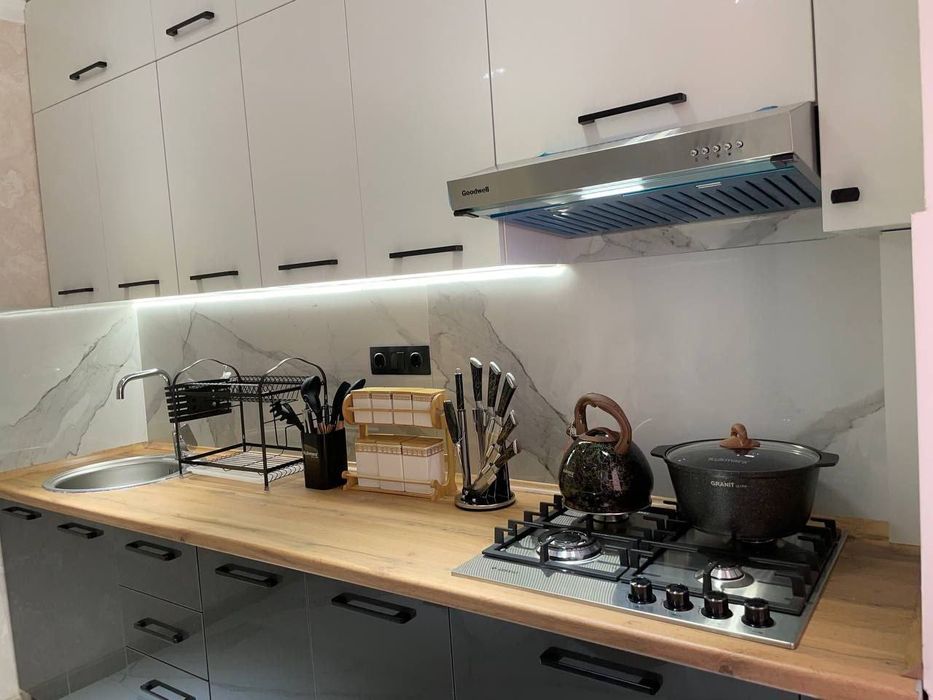 Массив лабзак ц 13 3/3/4  евро ремонт с мебел техника