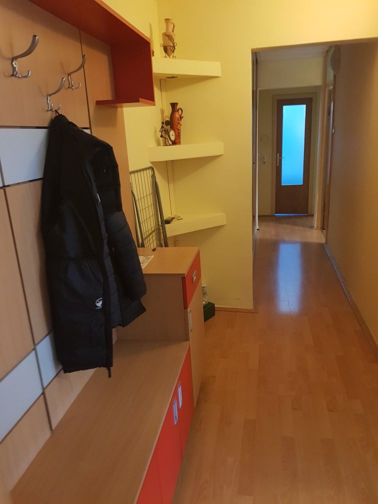 Vând apartament PB mare, 3 camere, Oradea, Rogerius