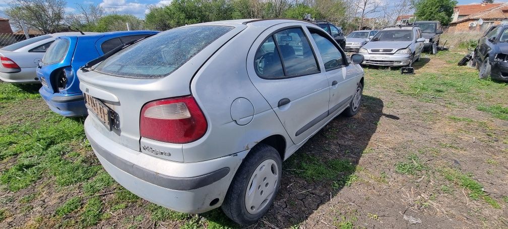 Renault Megan бензин на части