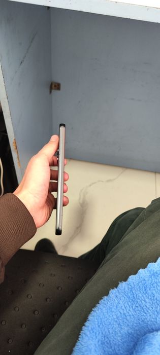 Samsung A34.   128gb