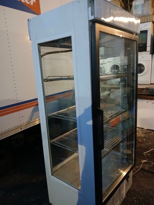 Хладилна витрина