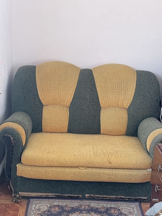 Продается двухместные диван