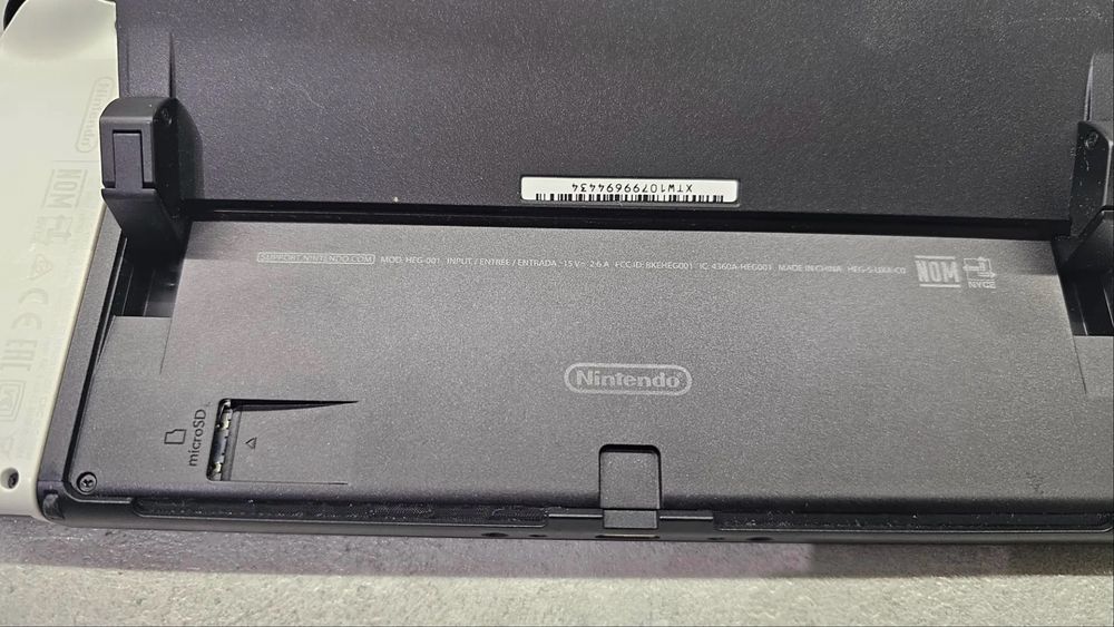 Nintendo Switch OLED