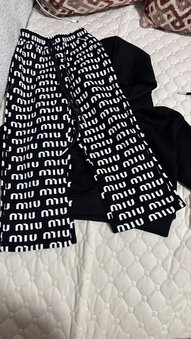 Спортивный костюм для девочек miu miu