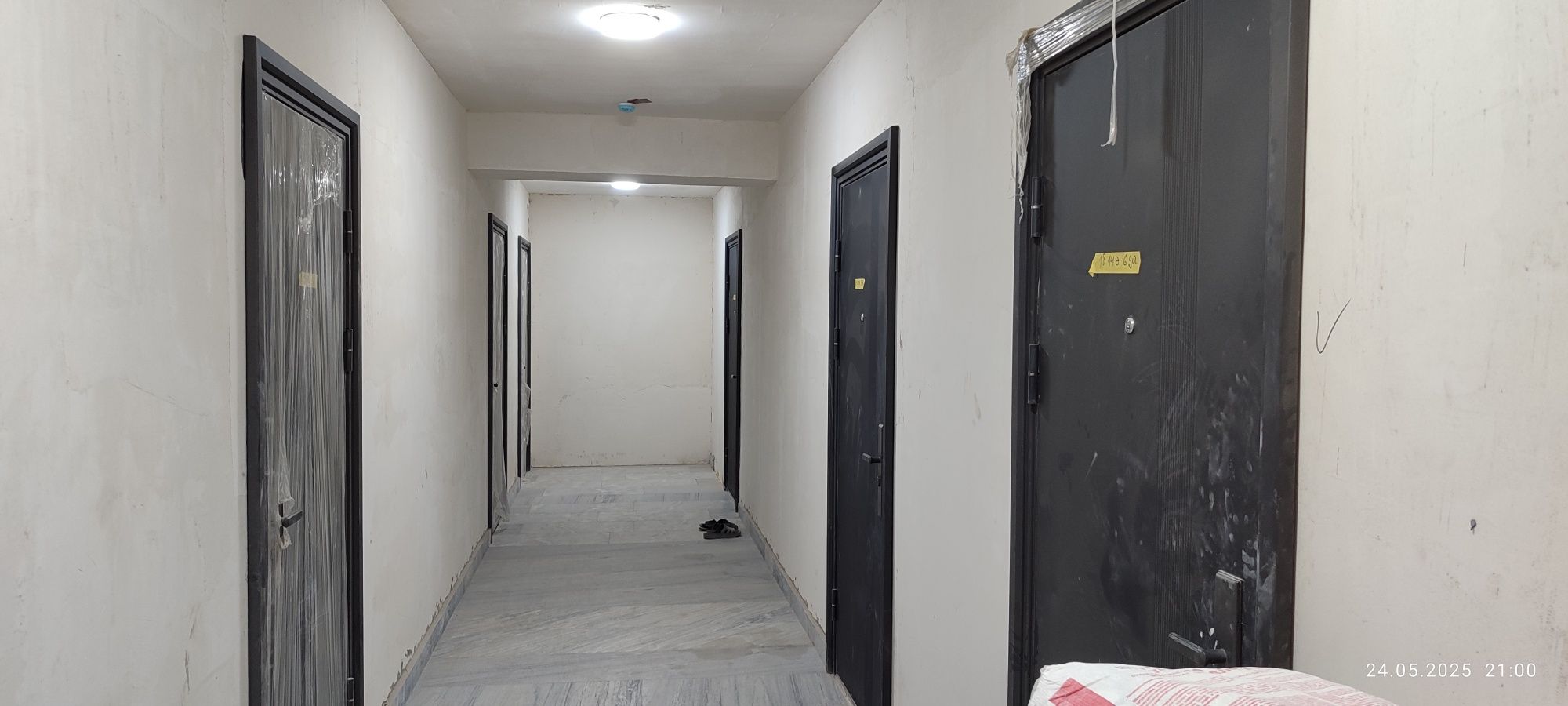 Продам свою 1 комнатное квартиру возле метро.  Бир хонали уй сотилади,