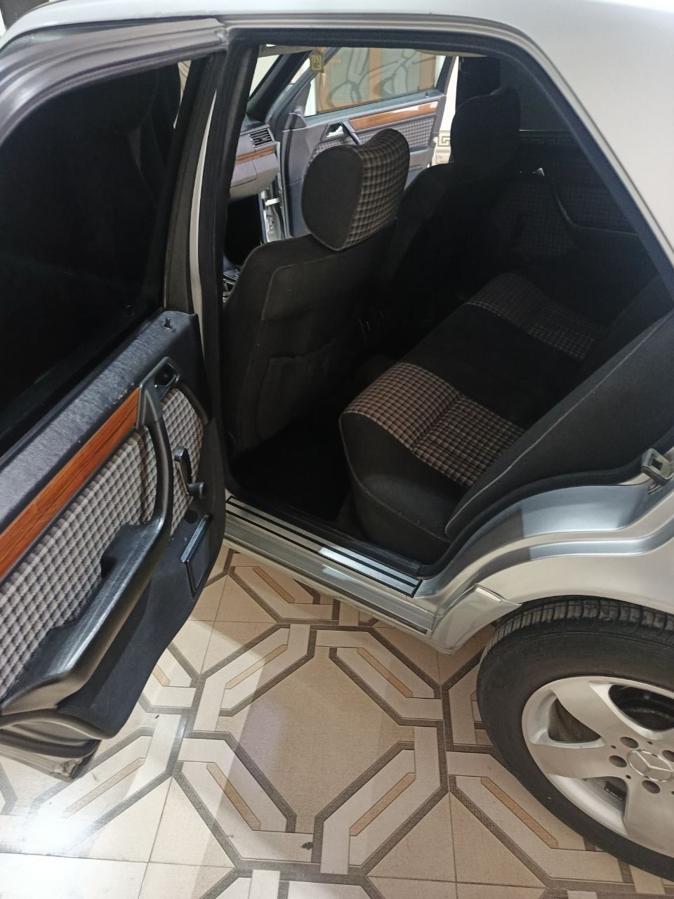 Продается Мерседес E124