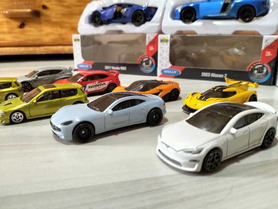 Colecție set mașinuțe hot wheels/welly Pepco stare f bună