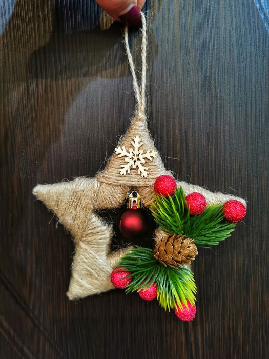 Коледни играчки за елха