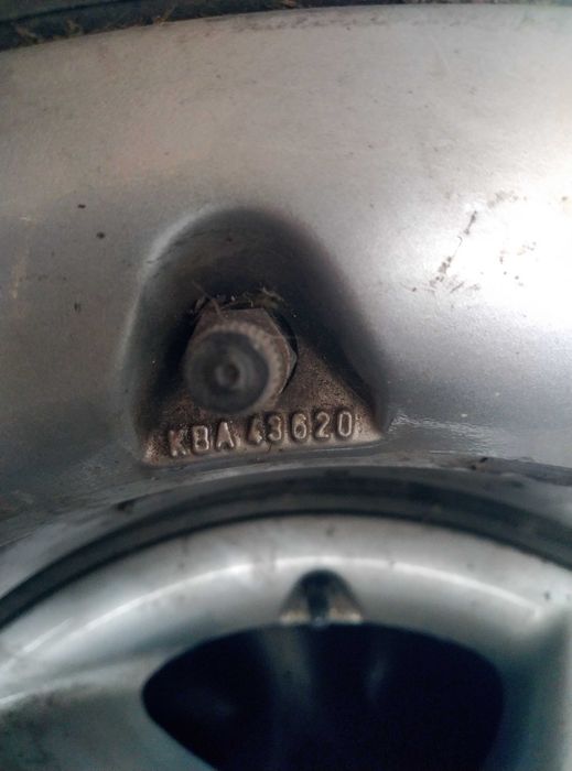 Оригинални алуминиеви джанти за Ford със зимни гуми 205/55R16