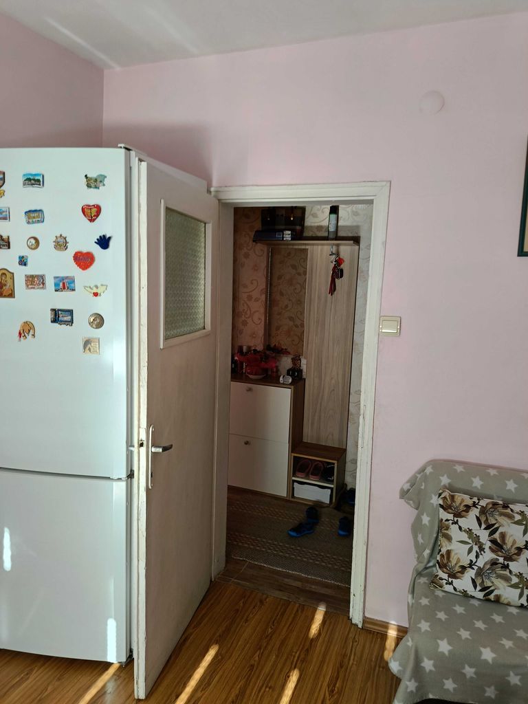 Продава се Двустаен апартамент в Плевен, 9-ти квартал - 56 кв.м за 1286 €/кв.м - Снимка #9