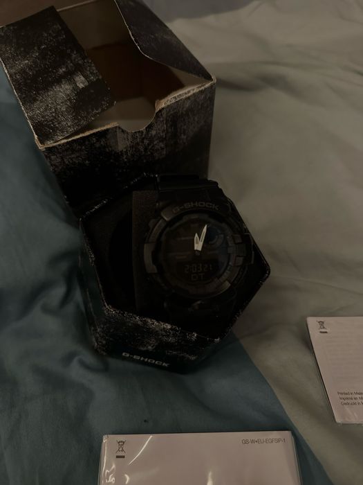 Часовник g-shock