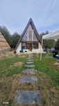 Casa de vacanta tip A- frame -Tohanita, zona superba se vinde la cheie